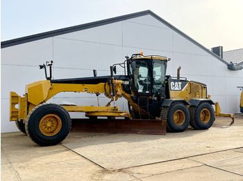 Grader CATERPILLAR 14
