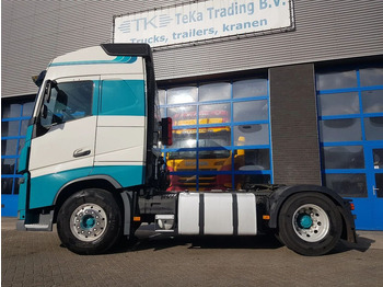 Tractor unit Volvo FH 420 ADR klasse EX/II, EX/III, FL en AT Double tank PTO: picture 3