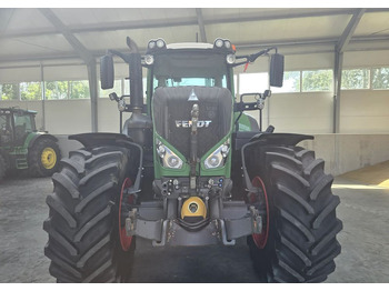 Farm tractor Fendt 828 S4: picture 5