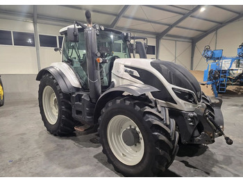 Farm tractor VALTRA T174