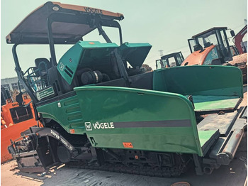 Asphalt paver VÖGELE