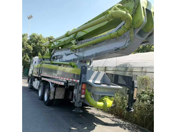 Concrete pump truck ZOOMLION