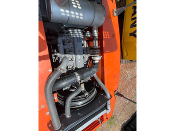 New Crawler excavator Hitachi ZX 200: picture 4