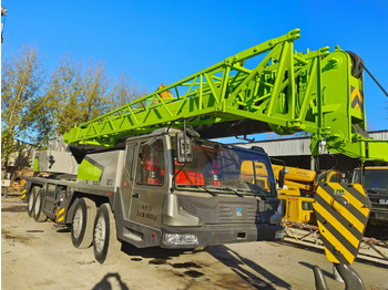 Mobile crane ZOOMLION ZTC700V