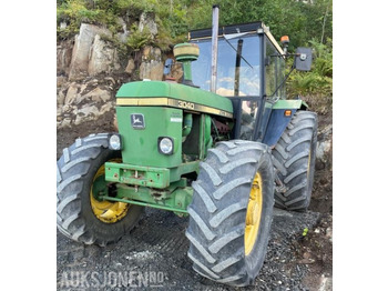 Farm tractor JOHN DEERE 40 Series