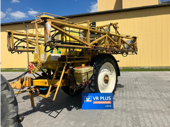 Trailed sprayer