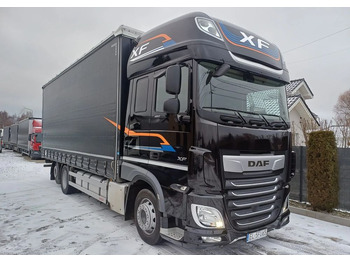 Curtain side truck DAF XF 480