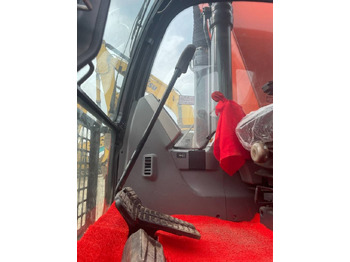 Crawler excavator Doosan DX 225: picture 4