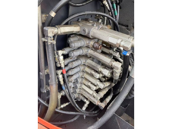 Mini excavator Kubota 155: picture 5