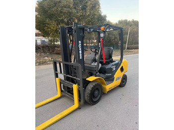 Diesel forklift Komatsu 30 30: picture 3