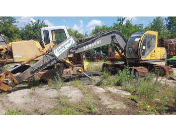 Crawler excavator