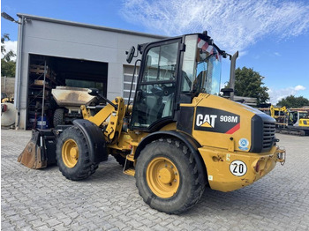 Wheel loader CAT 908M mit Klappschaufe und Palletengabeln: picture 2 Wheel loader CAT 908M mit Klappschaufe und Palletengabeln: picture 2
