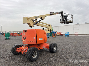 Articulated boom JLG