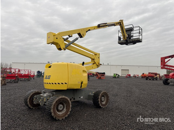 Articulated boom JLG