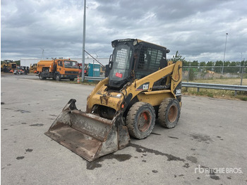 Skid steer loader CATERPILLAR