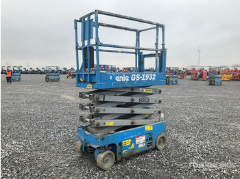Scissor lift GENIE