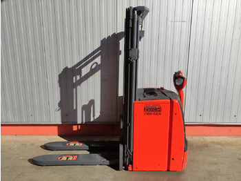 Stacker LINDE L16