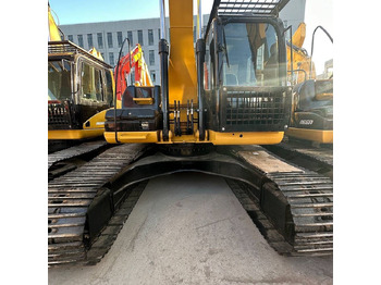 Crawler excavator CAT 323 D L: picture 2