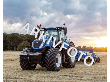Farm tractor NEW HOLLAND T7