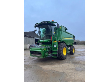 Combine harvester JOHN DEERE T670