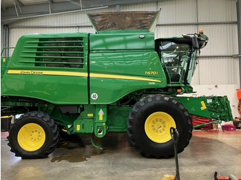 Combine harvester JOHN DEERE T670