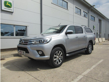 Pickup truck TOYOTA Hilux