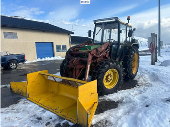 Farm tractor JOHN DEERE 2040