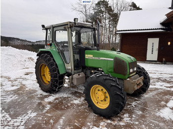 Farm tractor JOHN DEERE