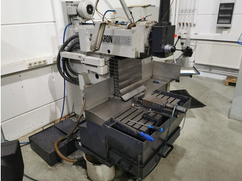 Milling machine