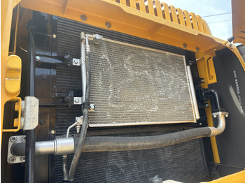 Crawler excavator VOLVO EC250D: picture 3