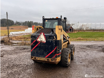 Cat 246 skid-steer loader with bucket and forks, 2002, Vihti leasing Cat 246 skid-steer loader with bucket and forks, 2002, Vihti: picture 4 Cat 246 skid-steer loader with bucket and forks, 2002, Vihti leasing Cat 246 skid-steer loader with bucket and forks, 2002, Vihti: picture 4