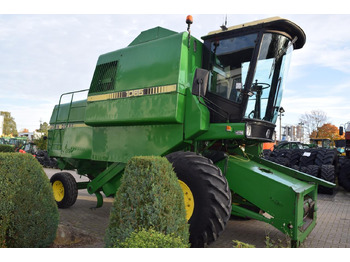 Combine harvester JOHN DEERE