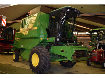 Combine harvester JOHN DEERE