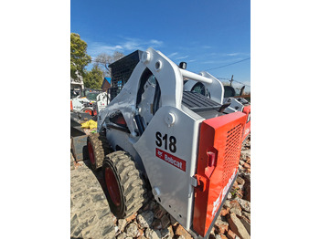 Skid steer loader BOBCAT S18: picture 4