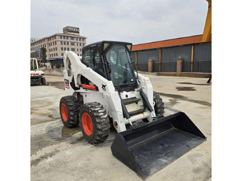 Skid steer loader Bobcat S300: picture 4