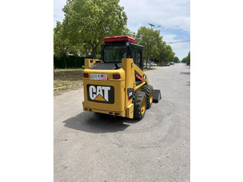 Skid steer loader CATERPILLAR 226B-3: picture 4
