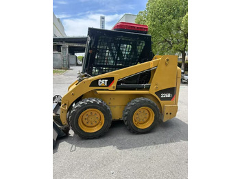Skid steer loader CATERPILLAR 226B-3: picture 2