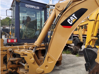Backhoe loader Caterpillar 420F: picture 3
