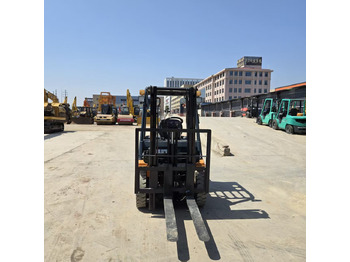 Diesel forklift Toyota FD30: picture 2