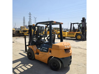 Diesel forklift Toyota FD30: picture 4