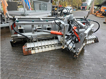 Snow plough UNIMOG