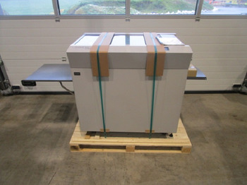 Paper cutting machine