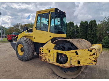 Roller BOMAG BW213DH-4