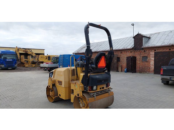 Roller Walec Caterpillar CB24 2700 kg CAT: picture 3