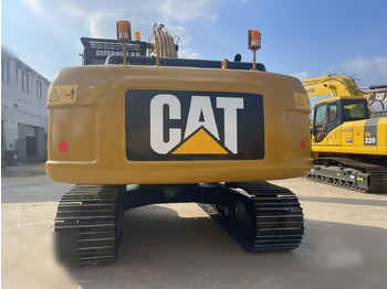 Crawler excavator CATERPILLAR 320D: picture 2