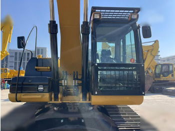Crawler excavator CATERPILLAR 320D: picture 5