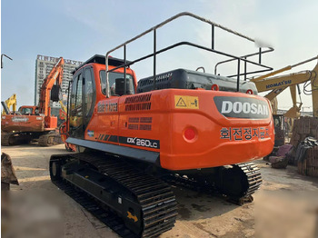 Crawler excavator DOOSAN DX260 LC: picture 2 Crawler excavator DOOSAN DX260 LC: picture 2