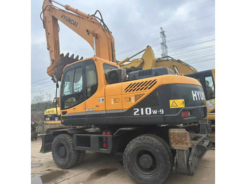 Excavator HYUNDAI