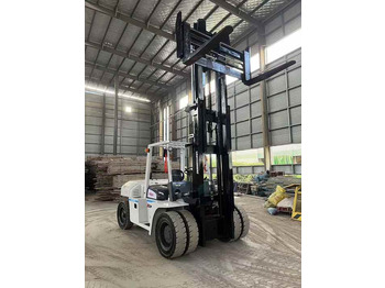Forklift Used TCM 100 Forklift 10 Ton | Low Hours | Well-Maintained | Affordable Material Handling Machinery: picture 2