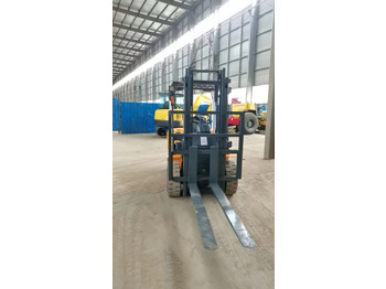 Diesel forklift TCM 3 tons 2 stages: picture 3